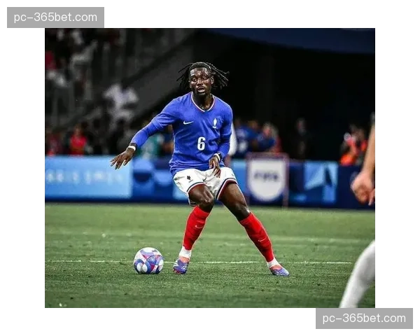 战术博弈：看摩纳哥主帅如何通过换人调整扭转场上局势